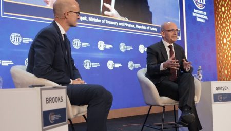 Yabancının da itimadını kaybetti