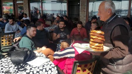 AKP, emekliden 732 simit eksiltti