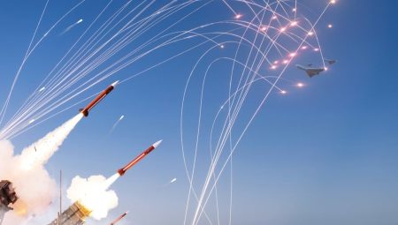 İsrail, İran’ın füze deposu ve rampalarına hava saldırısı başlattığını duyurdu